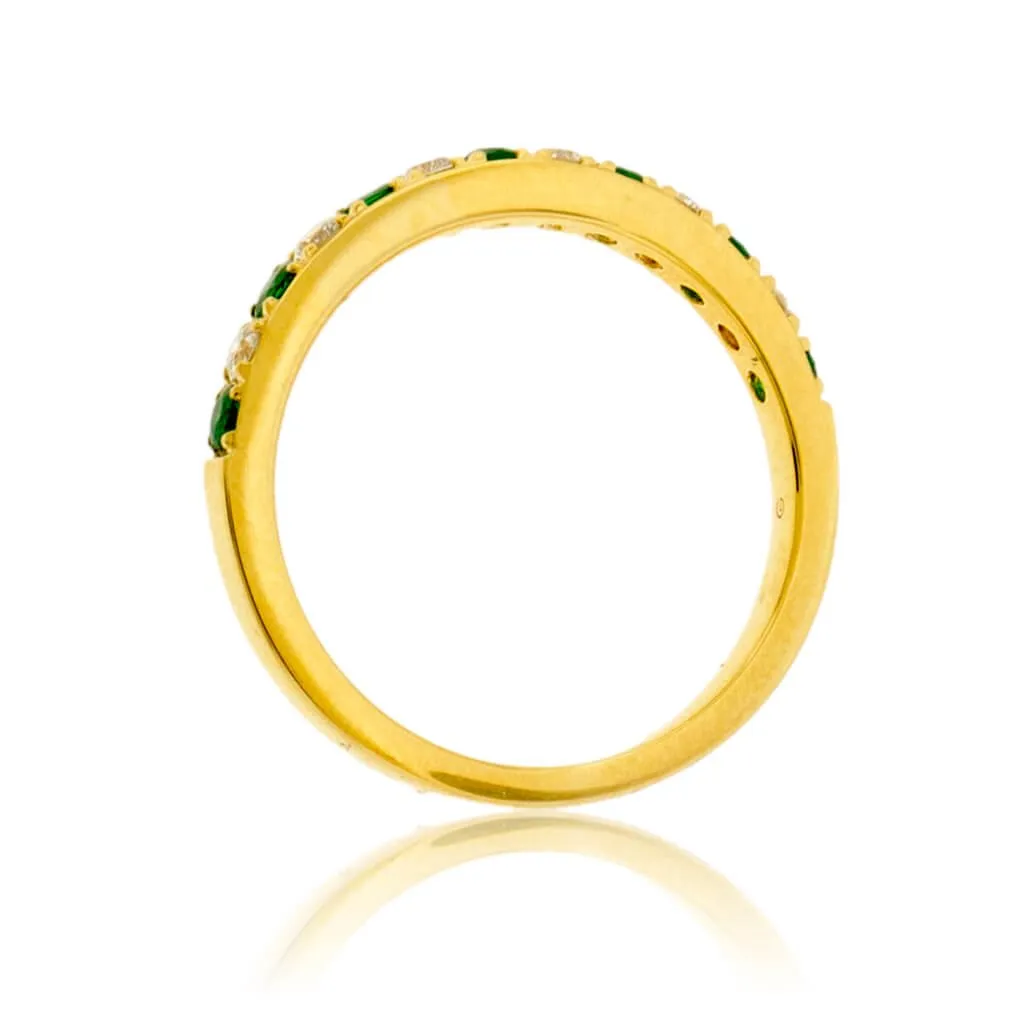 Alternating Emerald and Diamond Band