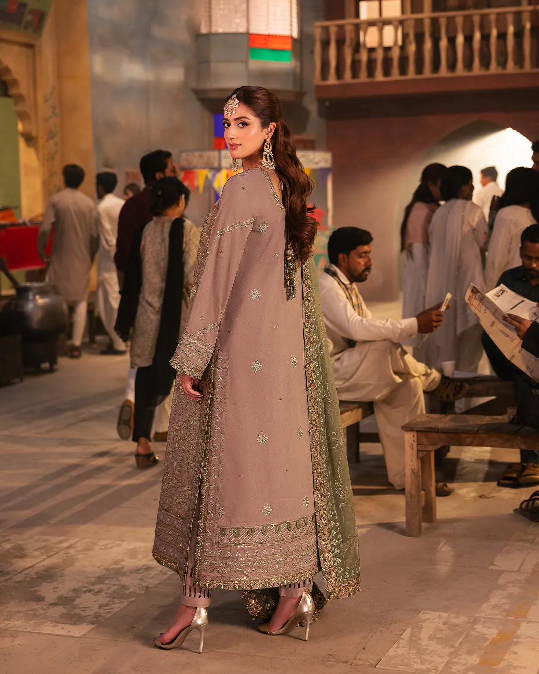 Asim Jofa Luxury Chiffon Embroidered 3 Pcs Twisted Chiffon AJKK-08