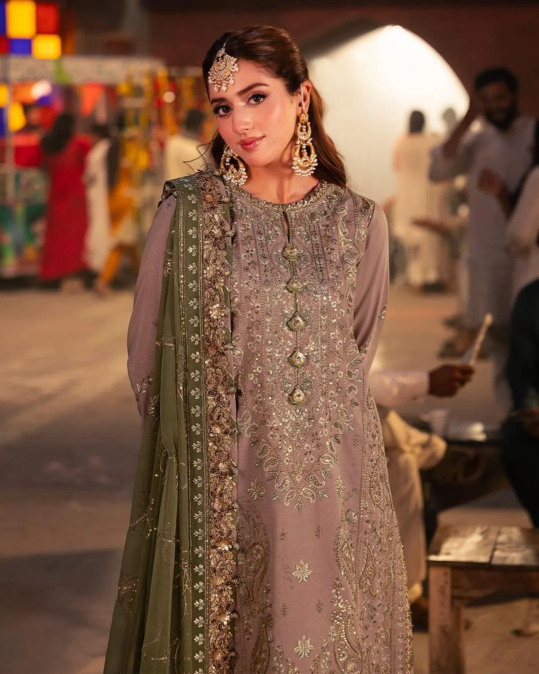 Asim Jofa Luxury Chiffon Embroidered 3 Pcs Twisted Chiffon AJKK-08