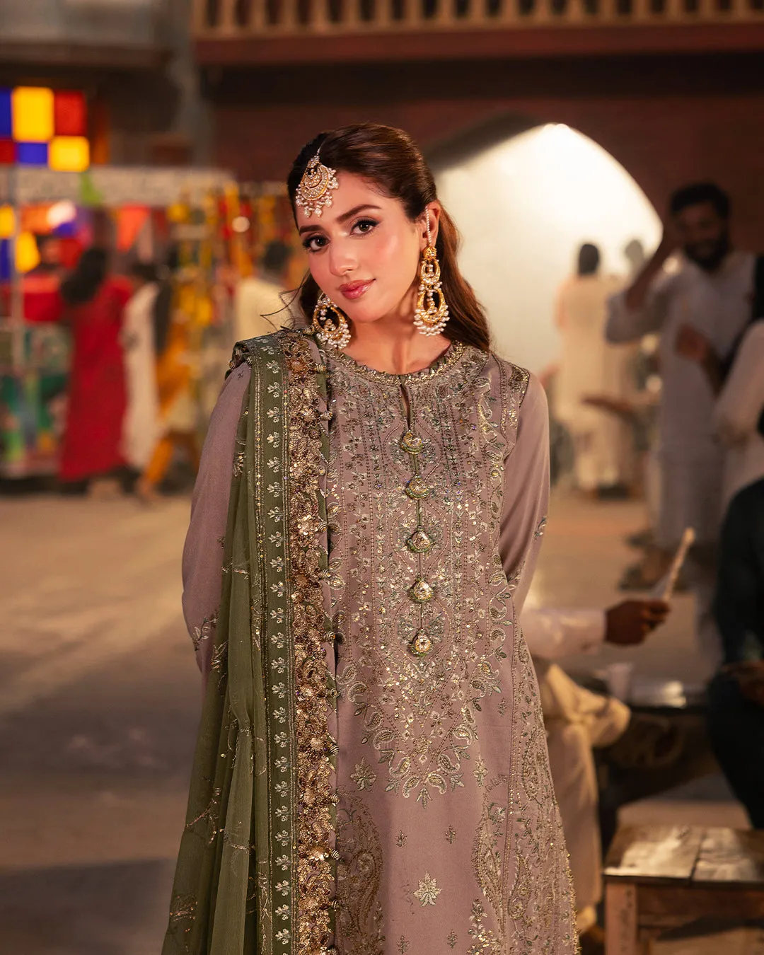 Asim Jofa Luxury Chiffon Embroidered 3 Pcs Twisted Chiffon AJKK-08