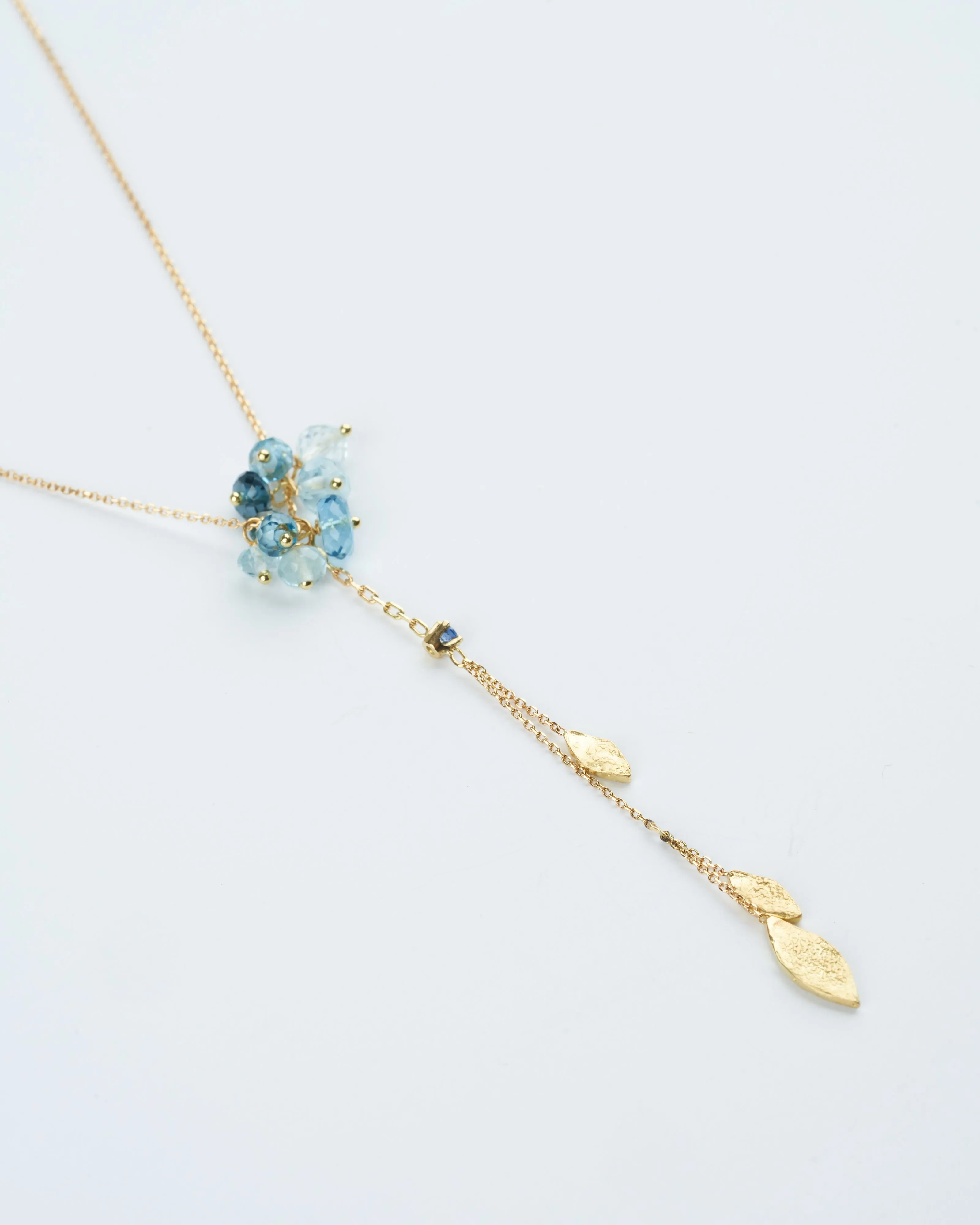 beaded necklace with gold leaves 16" blue sapphires - gold