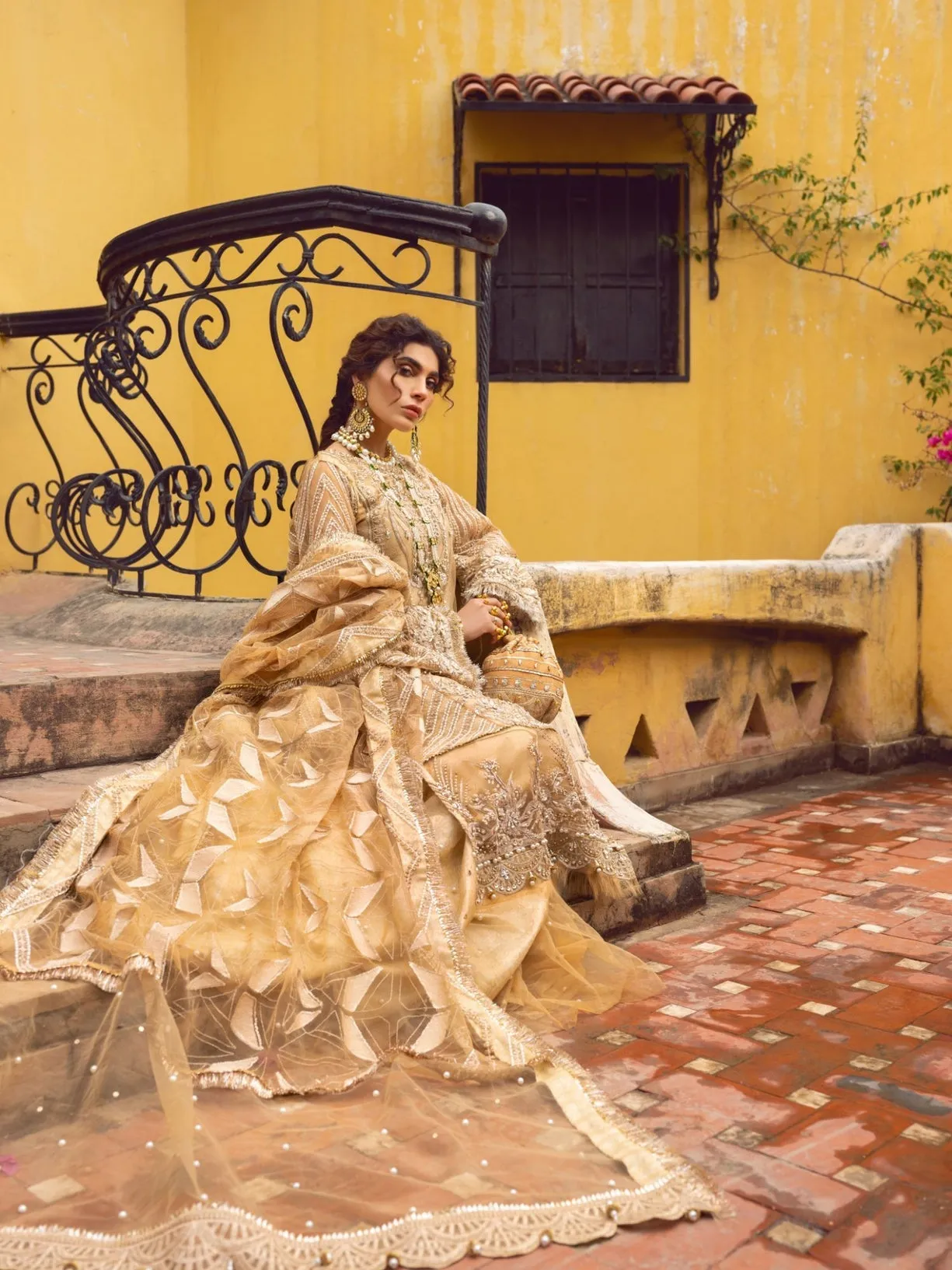 ERUM KHAN STORE | LUXURY PRET | Andokhta