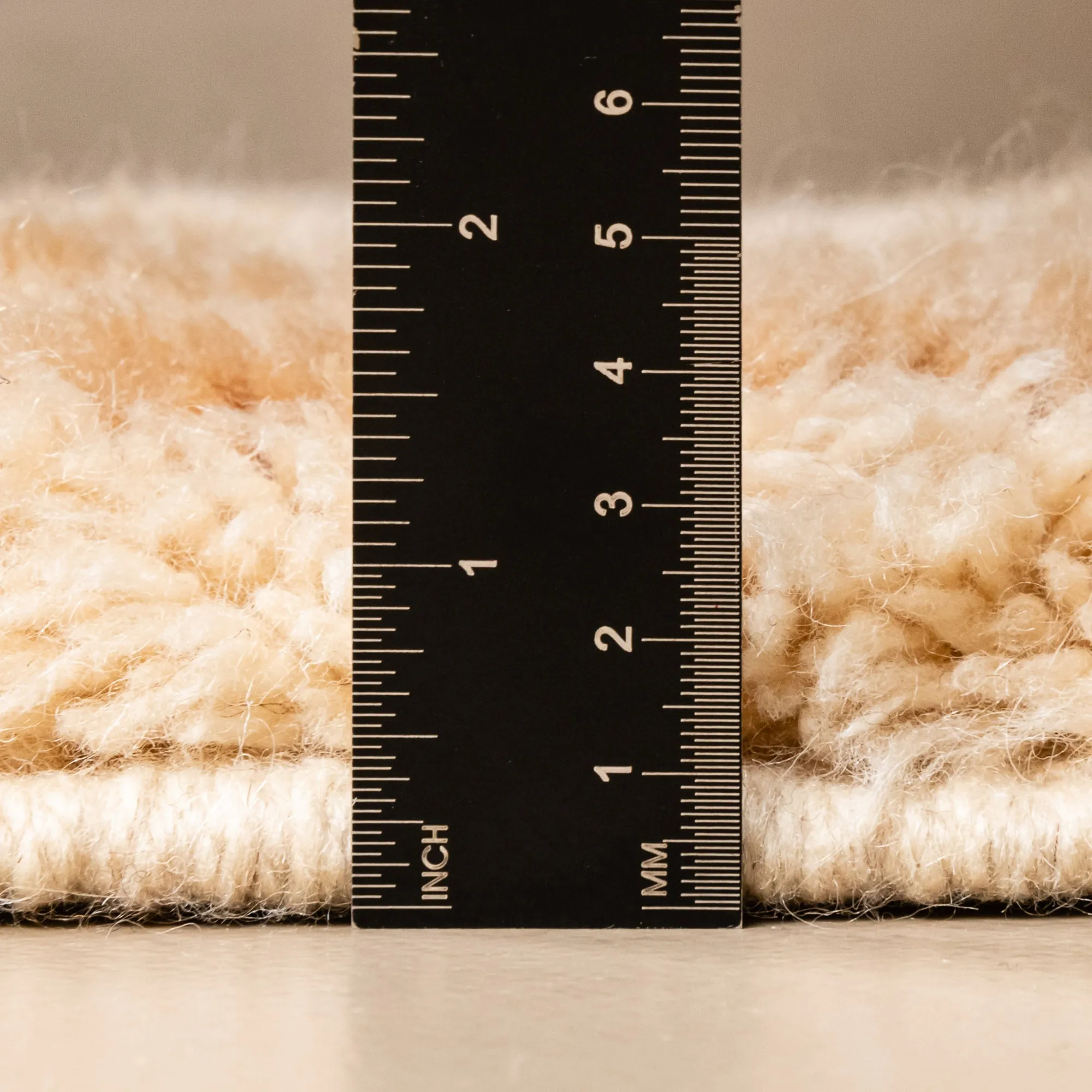 Gravity Center - luxury beni mrirt rug