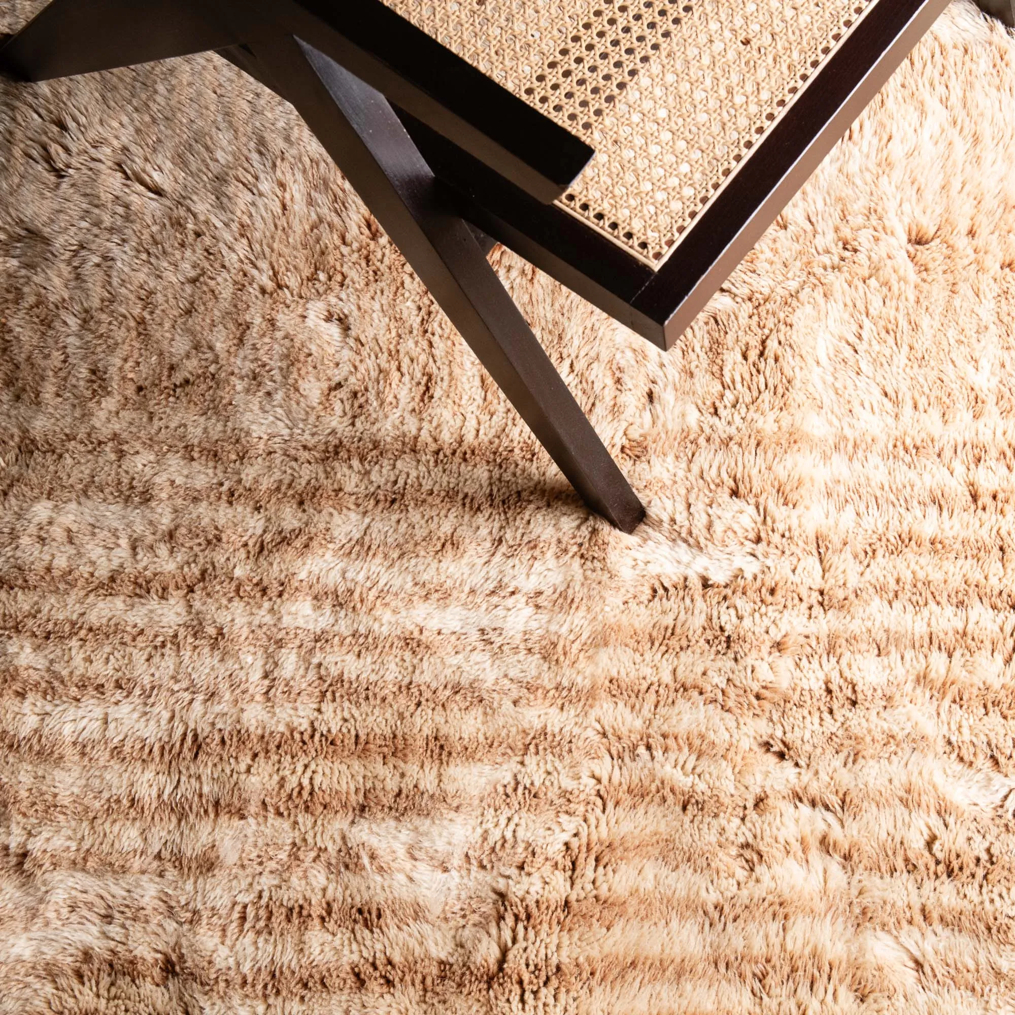 Gravity Center - luxury beni mrirt rug