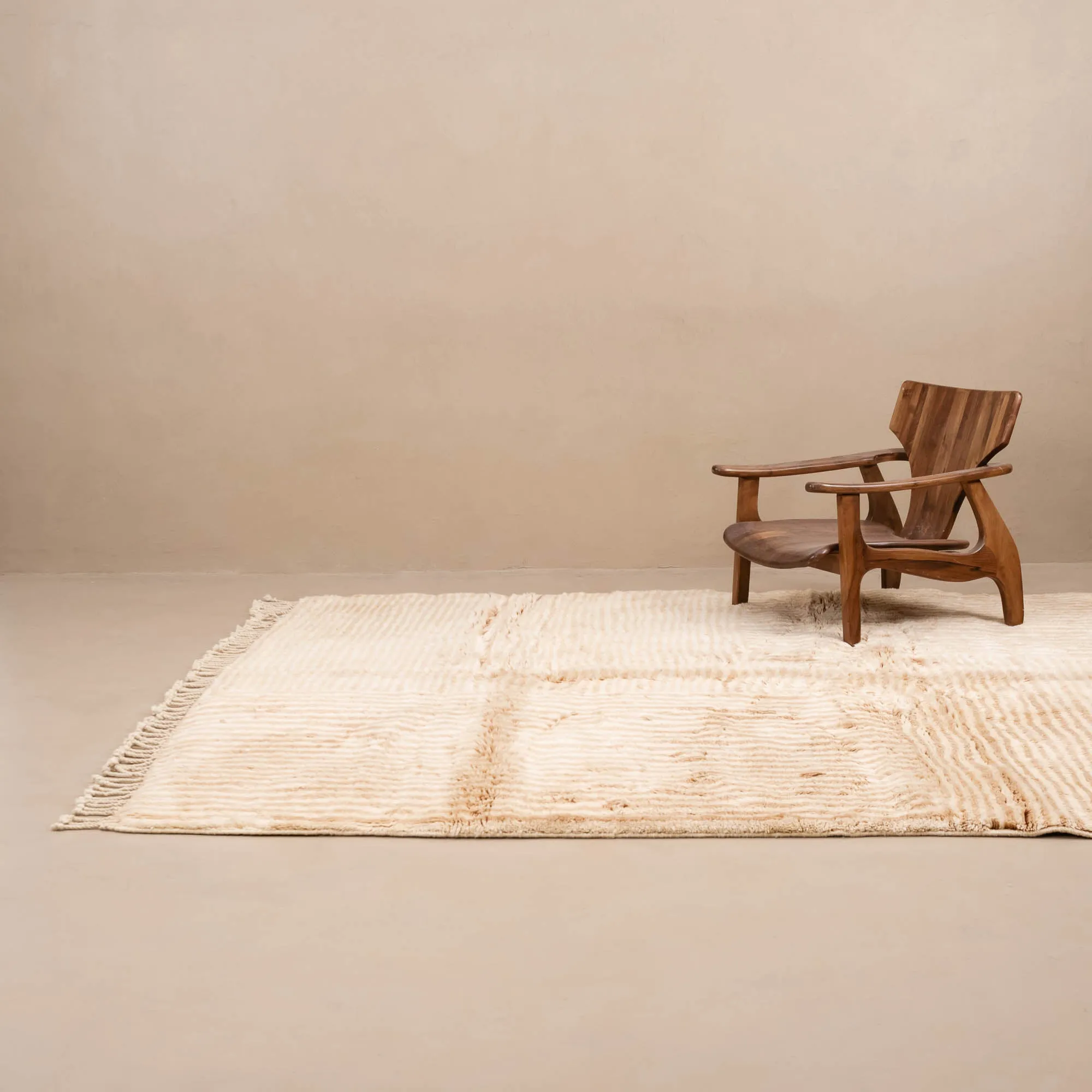 Gravity Center - luxury beni mrirt rug