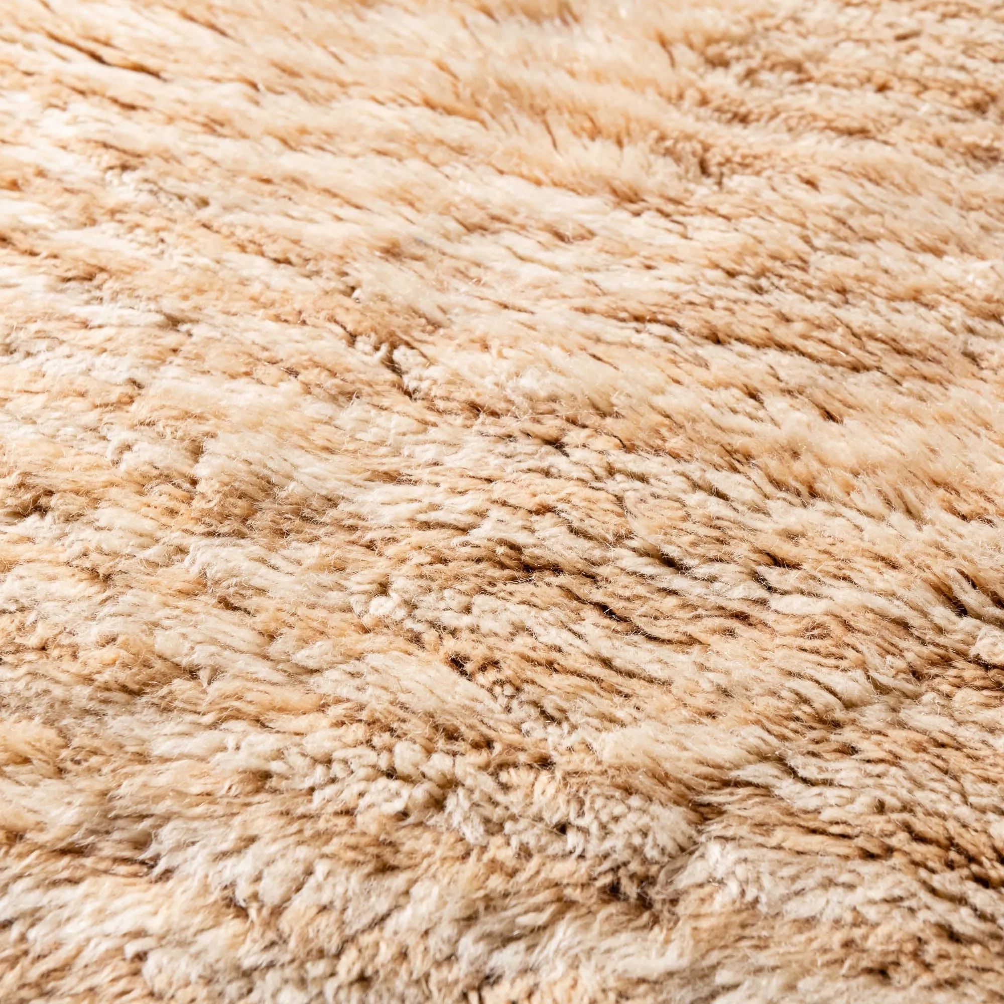 Gravity Center - luxury beni mrirt rug