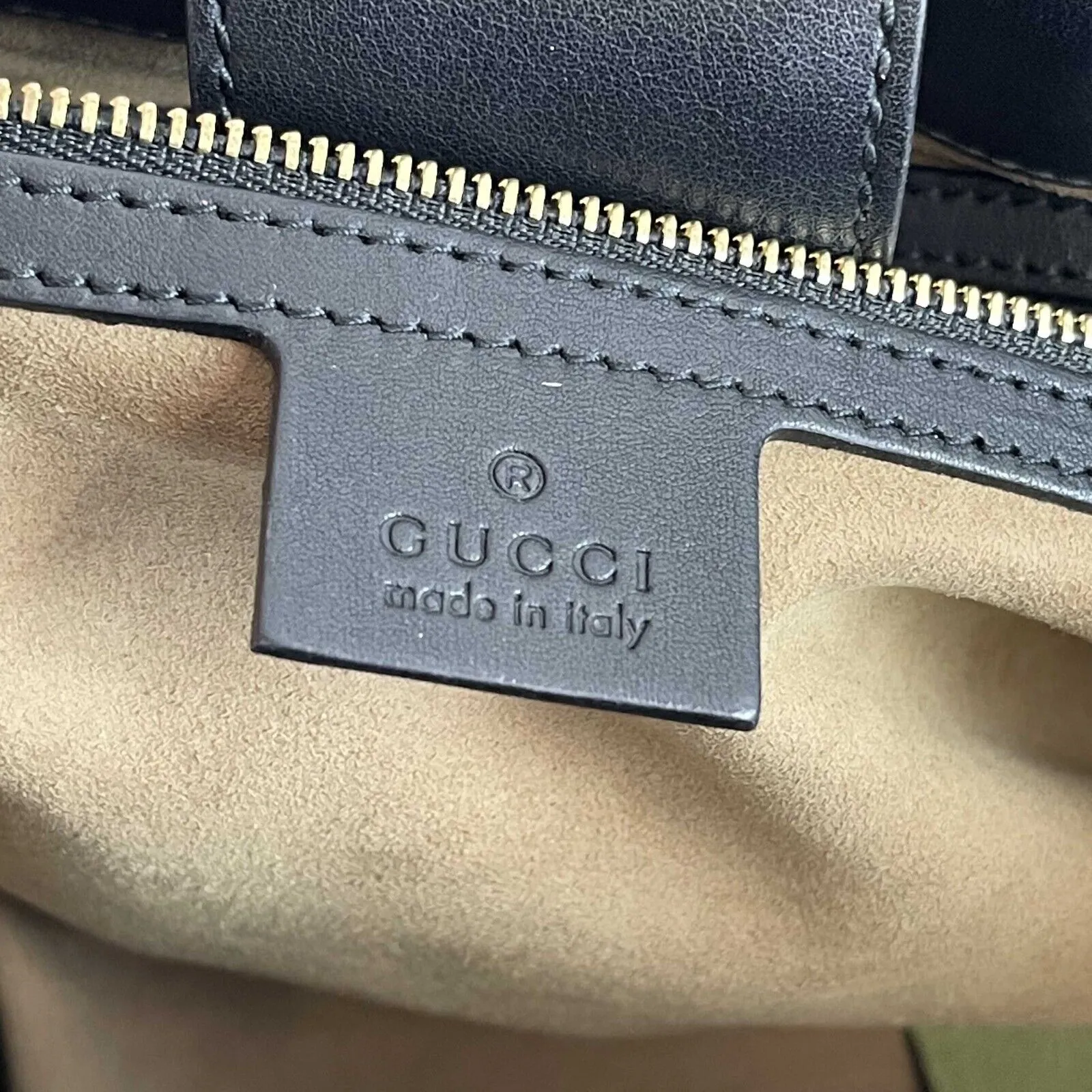 Gucci GG Supreme Padlock Chain Tote Medium