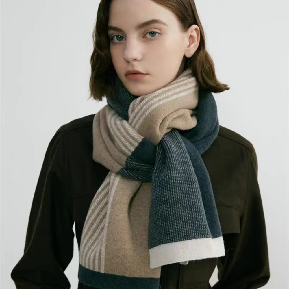 Japanese Urban Contrast Scarf