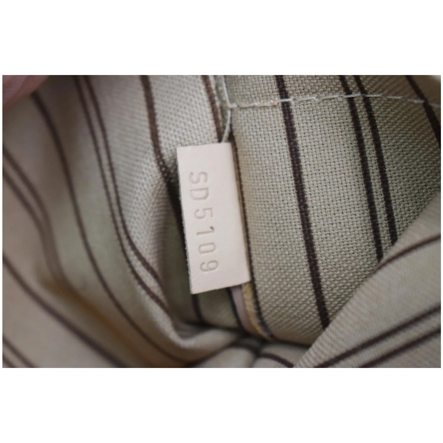 LOUIS VUITTON Neverfull MM Monogram Canvas Pochette Wristlet Pouch Brown