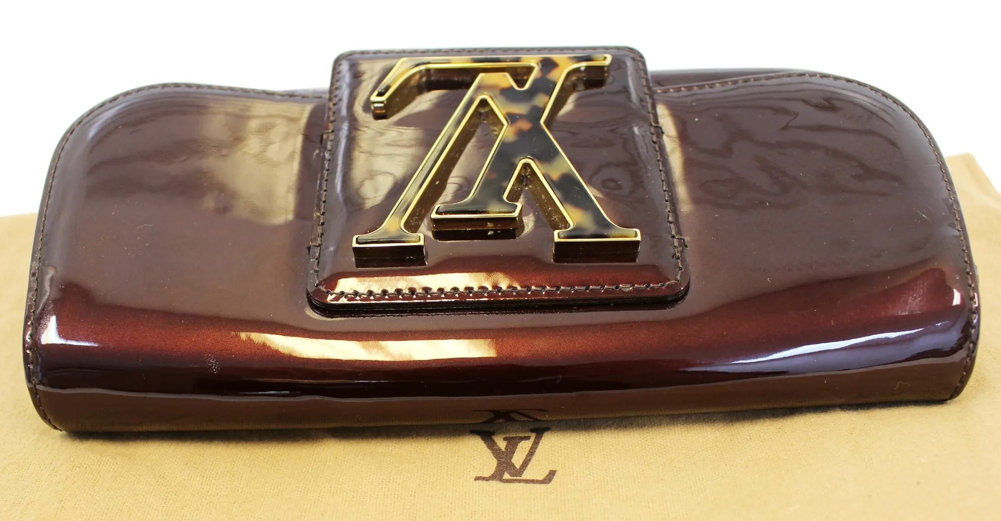 LOUIS VUITTON Sobe Pochette Vernis Rouge Fauviste Clutch Bag