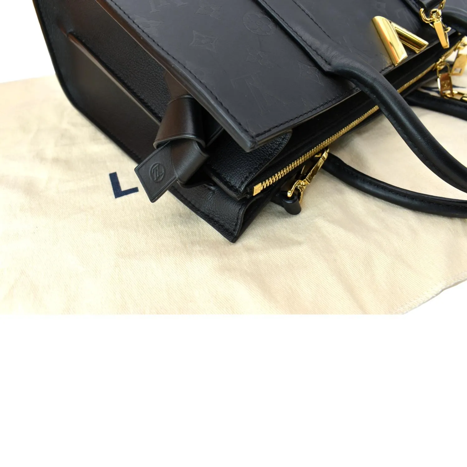 LOUIS VUITTON Very Tote MM Monogram Cuir Plume Shoulder Bag Noir Black