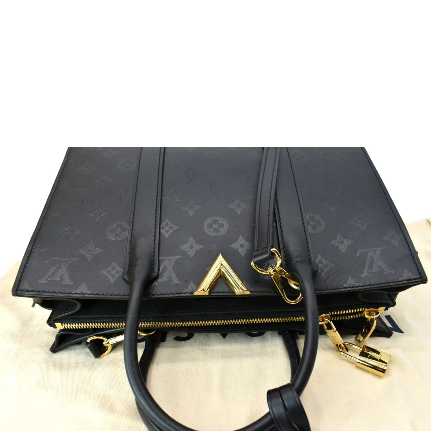 LOUIS VUITTON Very Tote MM Monogram Cuir Plume Shoulder Bag Noir Black