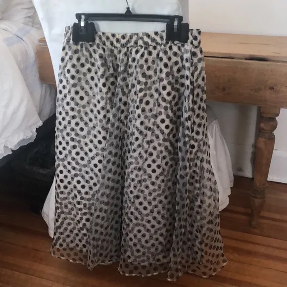 Lovely summer polka dot skirt.