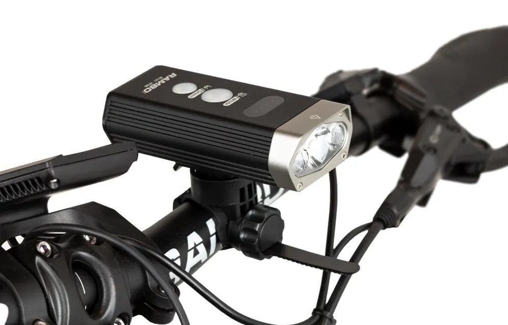 PRO HUNTER ULTRA BRIGHT FLASHLIGHT