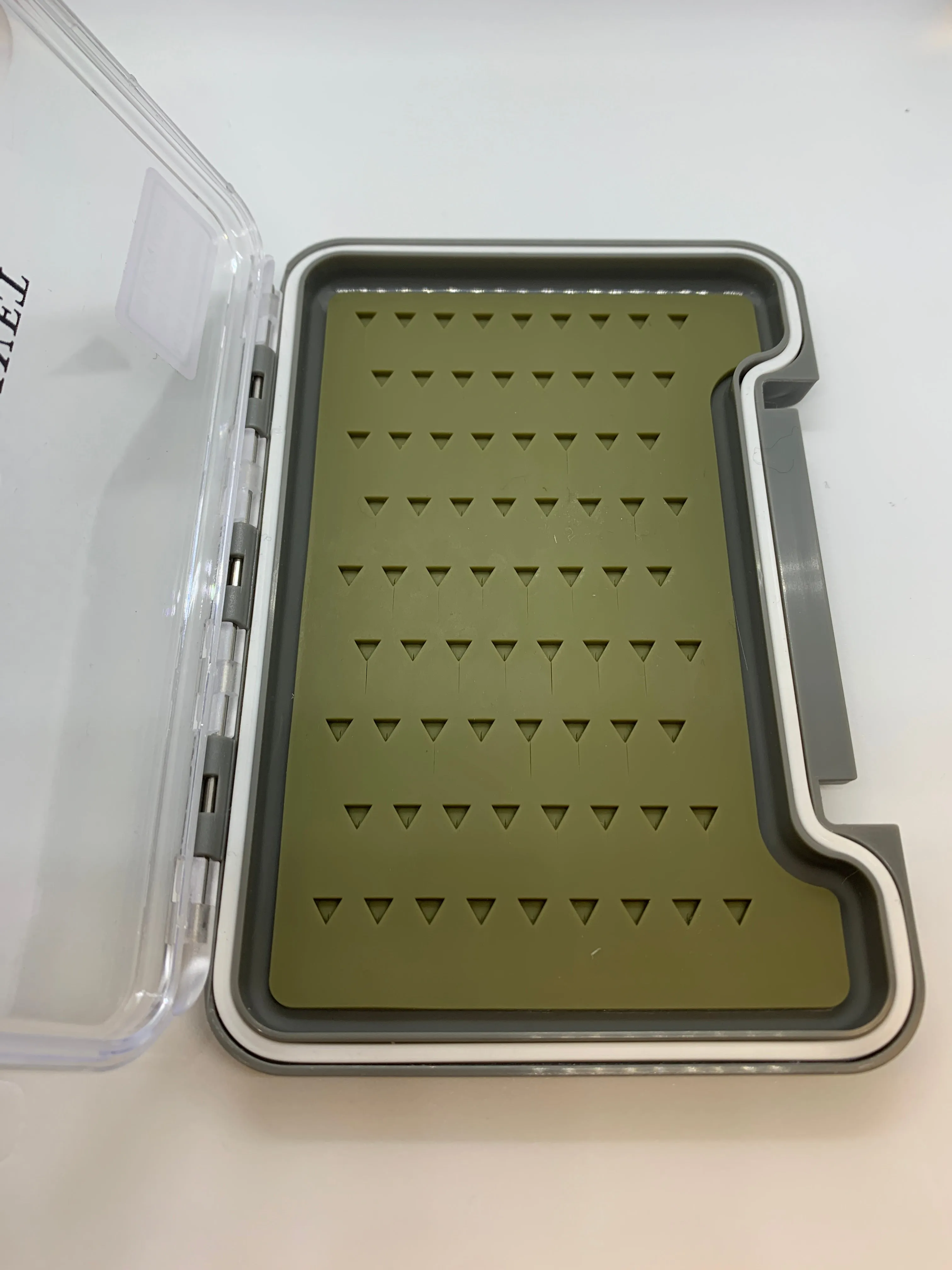 Rod & Rivet Medium Silicon Slim Fly Box