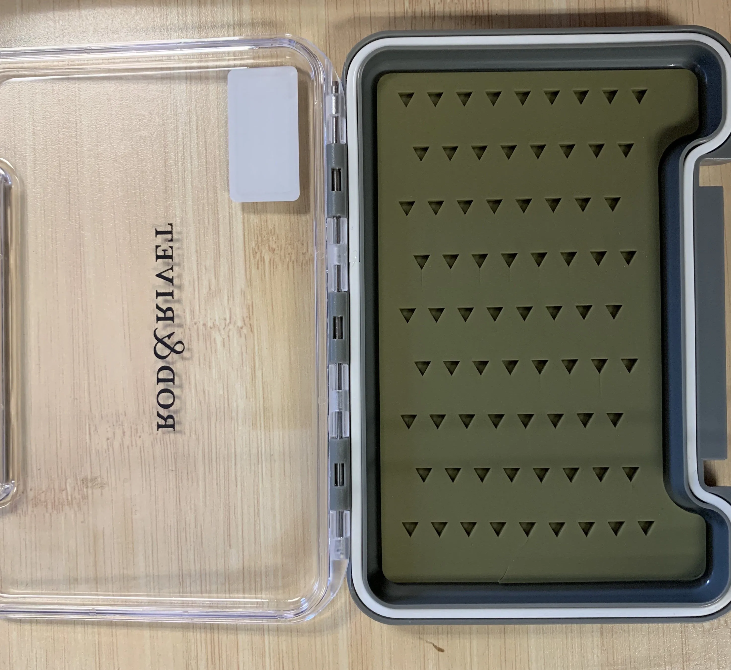 Rod & Rivet Medium Silicon Slim Fly Box