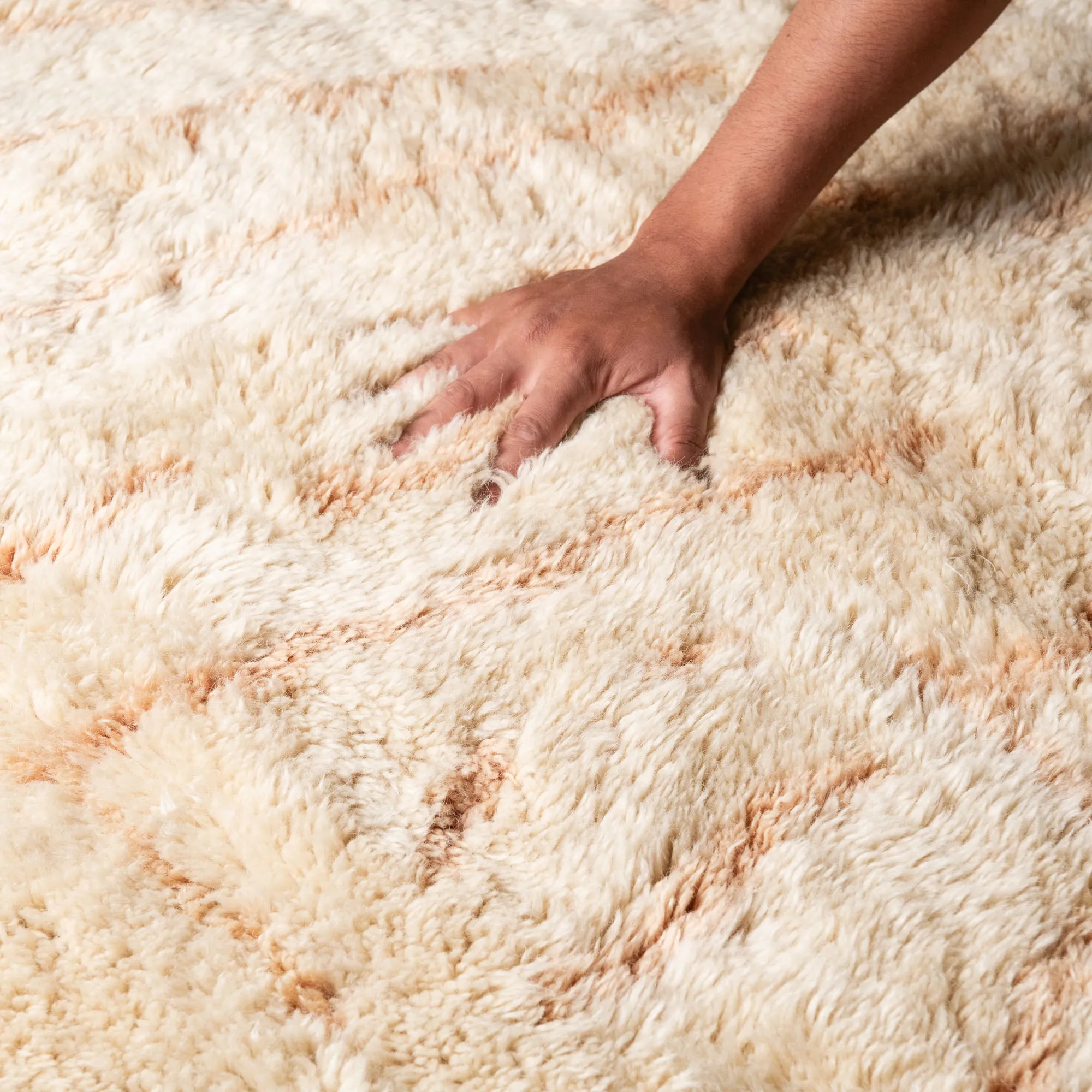 Sandscribe Elegance - luxury beni mrirt rug
