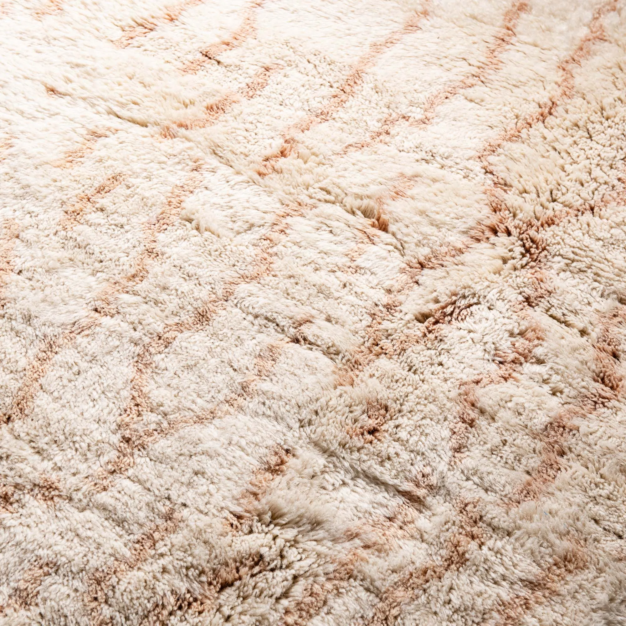 Sandscribe Elegance - luxury beni mrirt rug