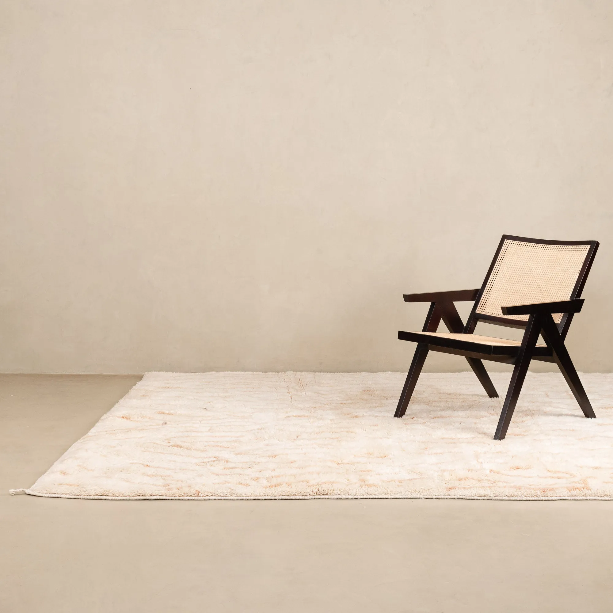 Sandscribe Elegance - luxury beni mrirt rug