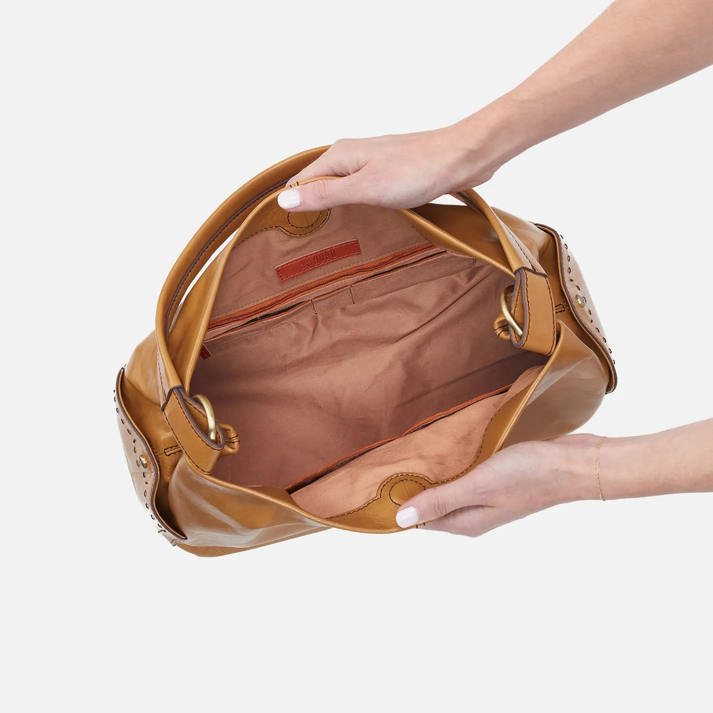 Seneca Shoulder Bag In Polished Leather - Natural