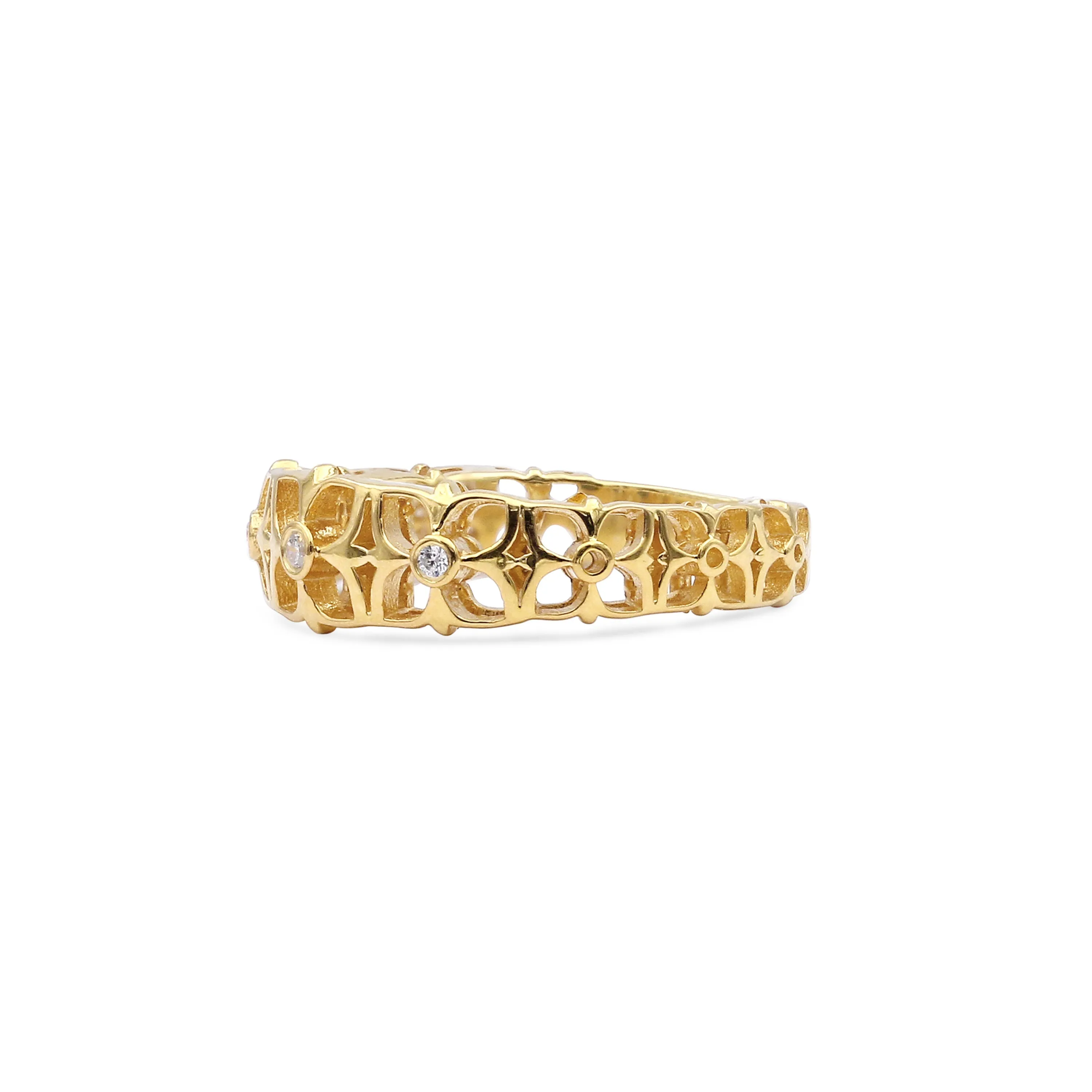 Signature White Diamond 4mm, 4.50mm, 5mm, 7mm Ring in 18k Gold