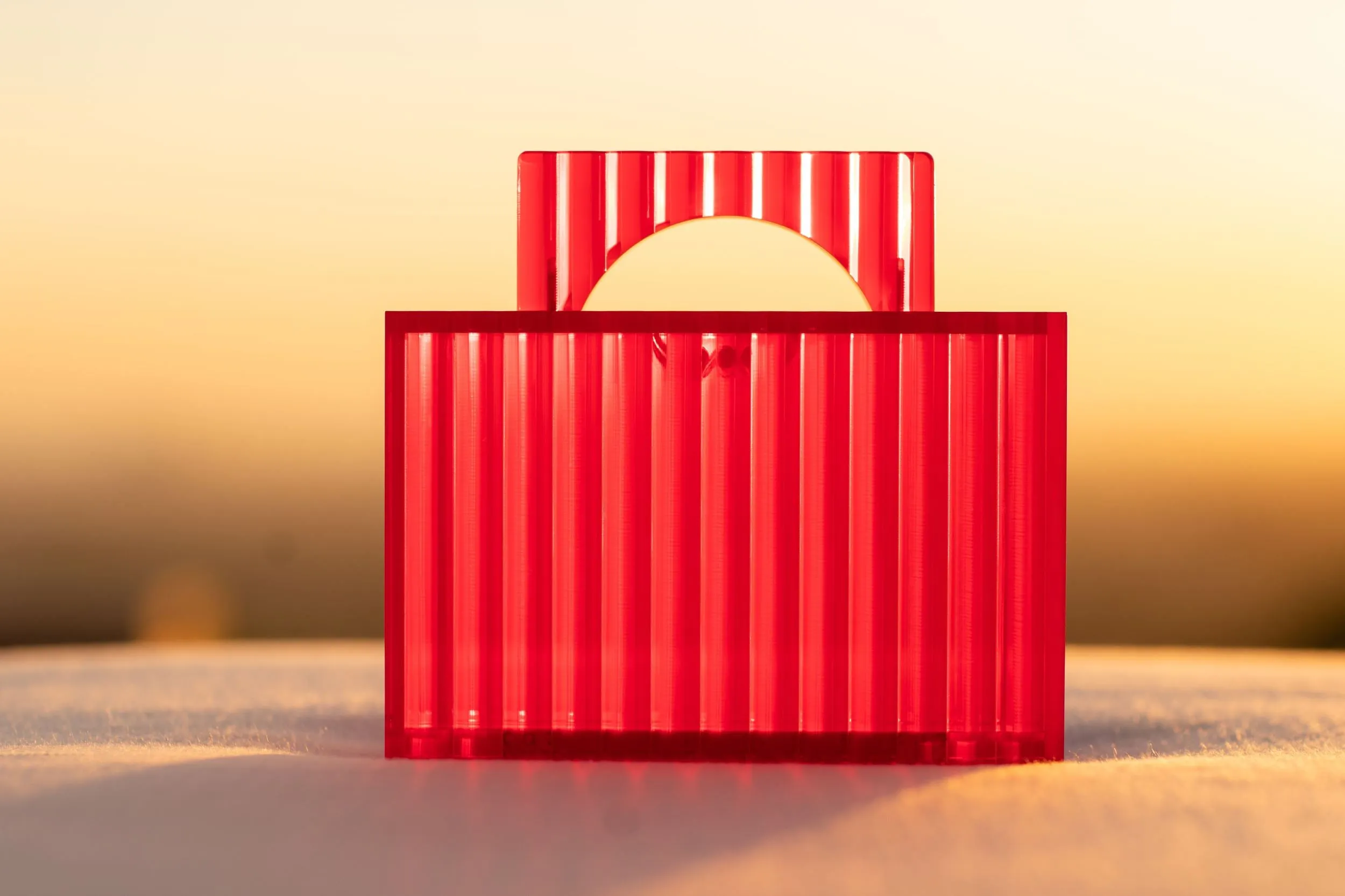 Sima Handle Clutch - Strawberry