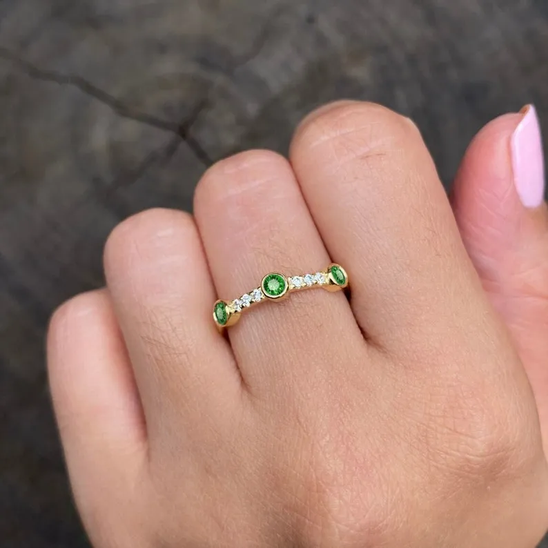 Sunlit Emerald Ring