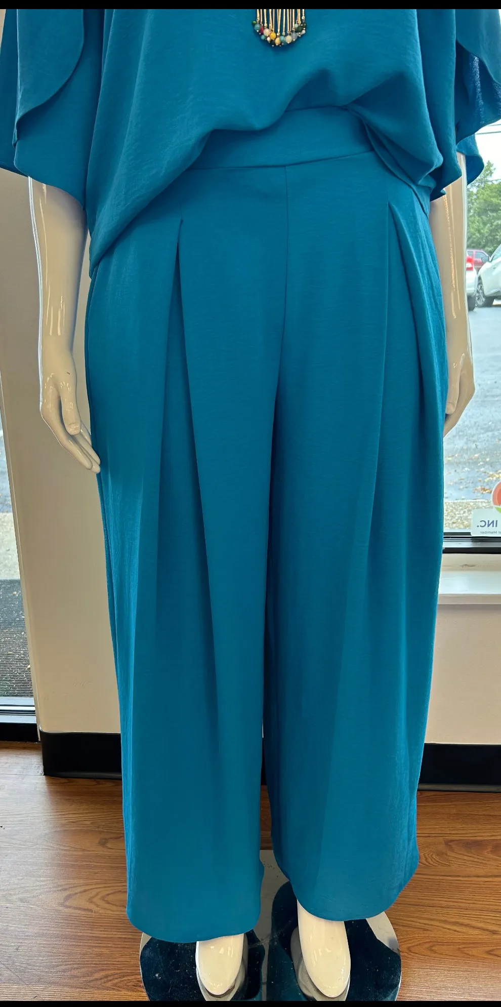 Tulip Sleeve Two Piece Set (Plus)