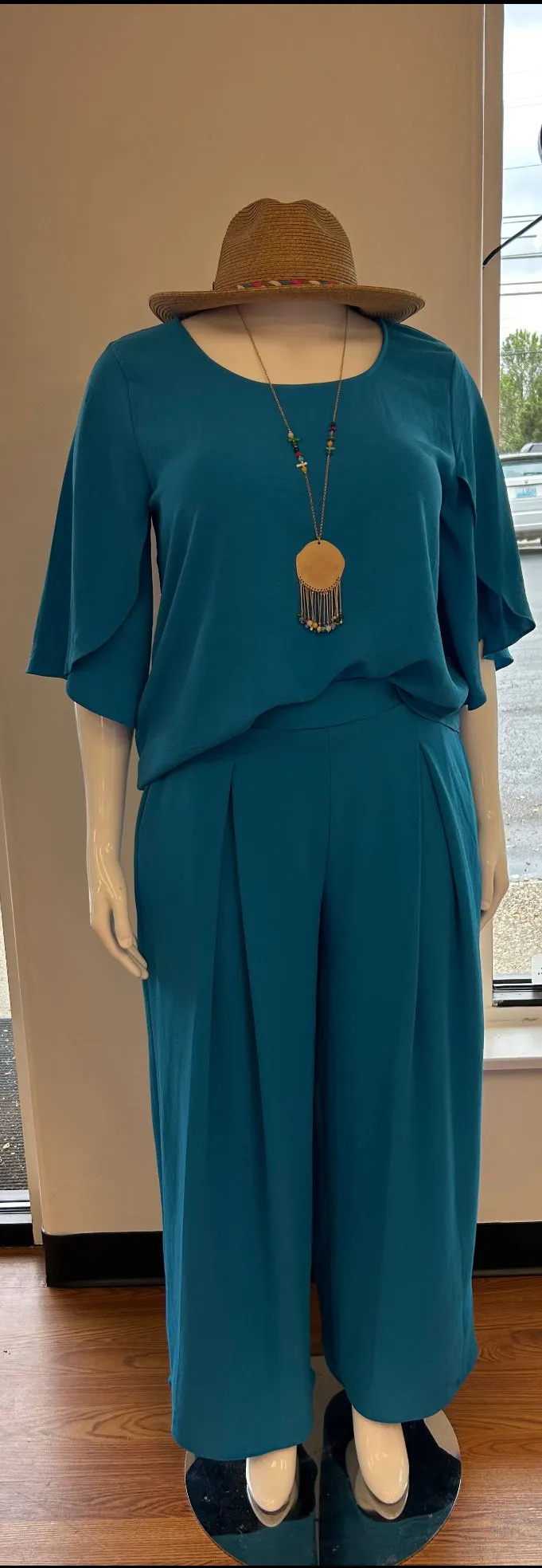 Tulip Sleeve Two Piece Set (Plus)