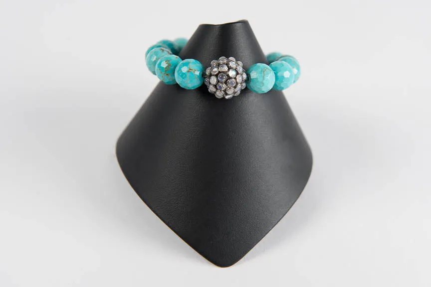 Turquoise with moonstone bead