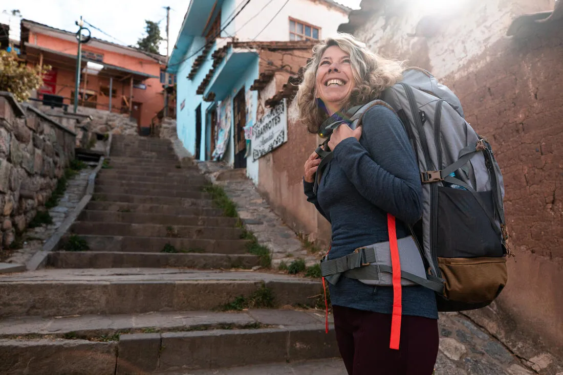Women’s travel backpack 70L - Travel 500